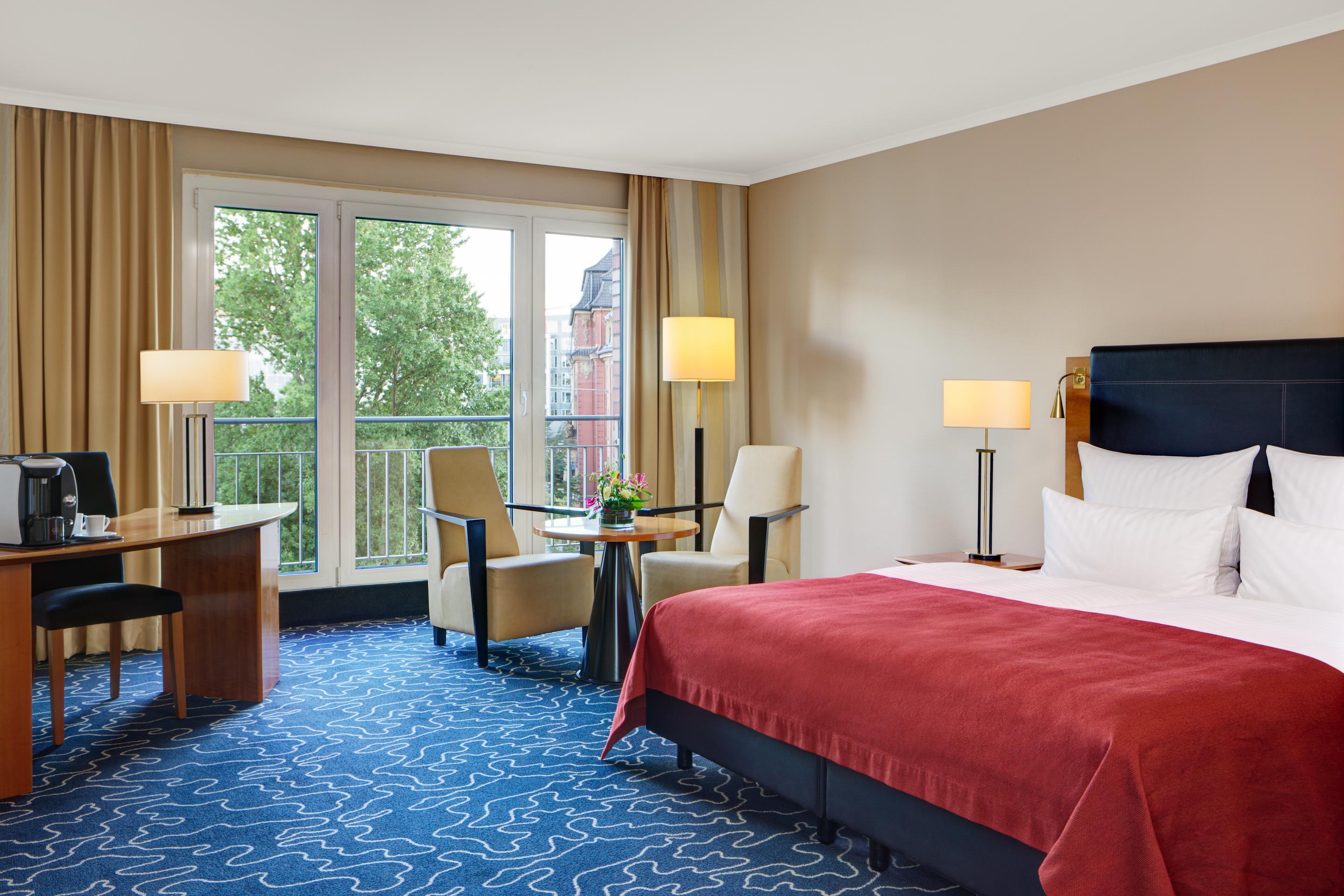 Steigenberger Hotel Hamburg Exterior photo A room at the hotel