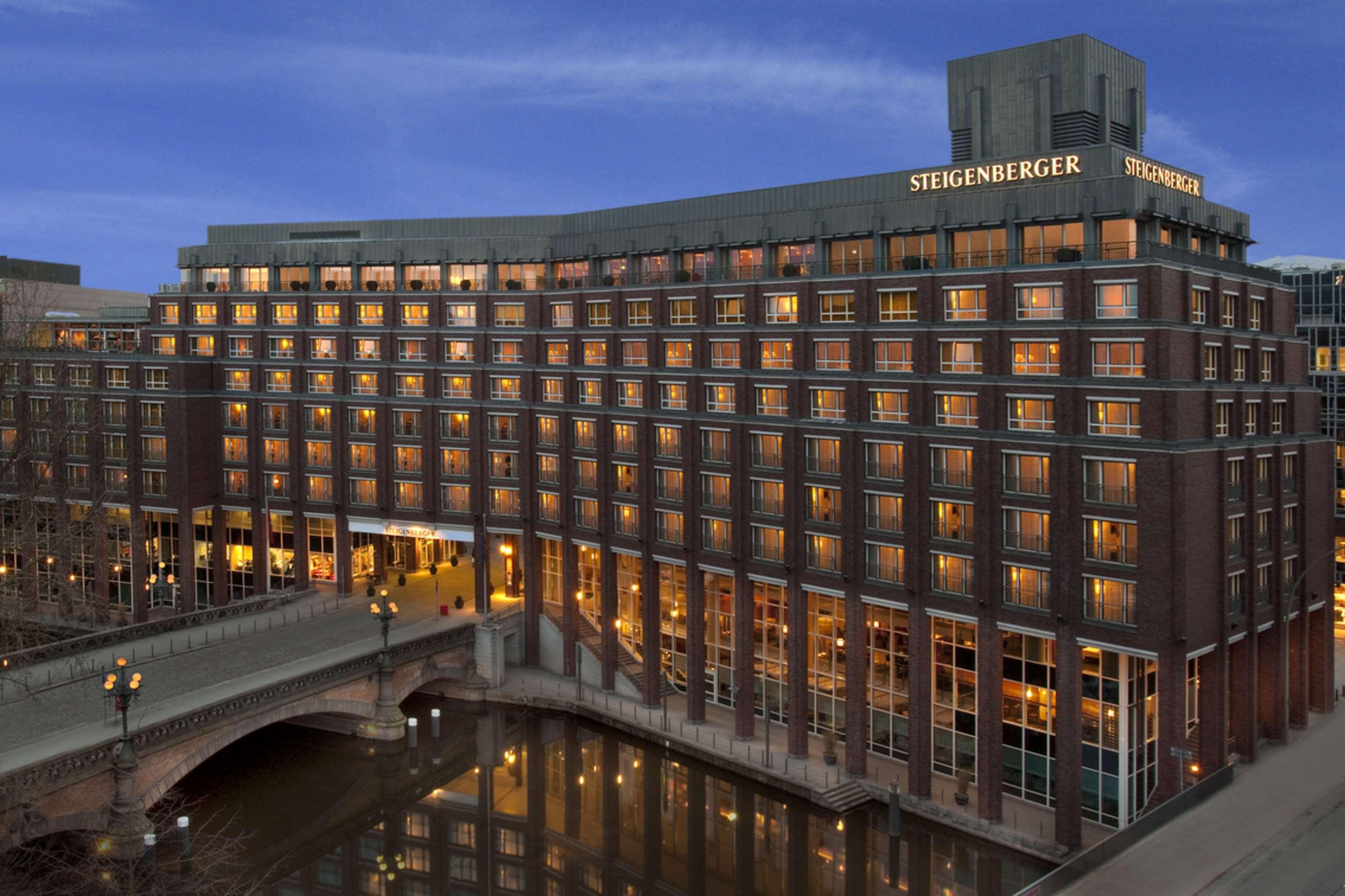 Steigenberger Hotel Hamburg Exterior photo Steigenberger Hotel in Hamburg