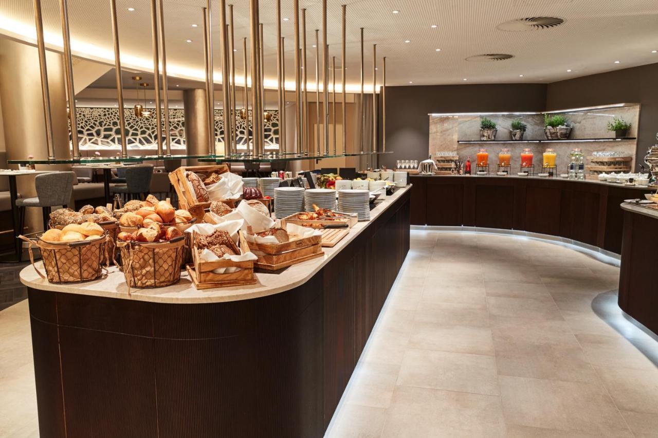 Steigenberger Hotel Hamburg Exterior photo The buffet at the lounge