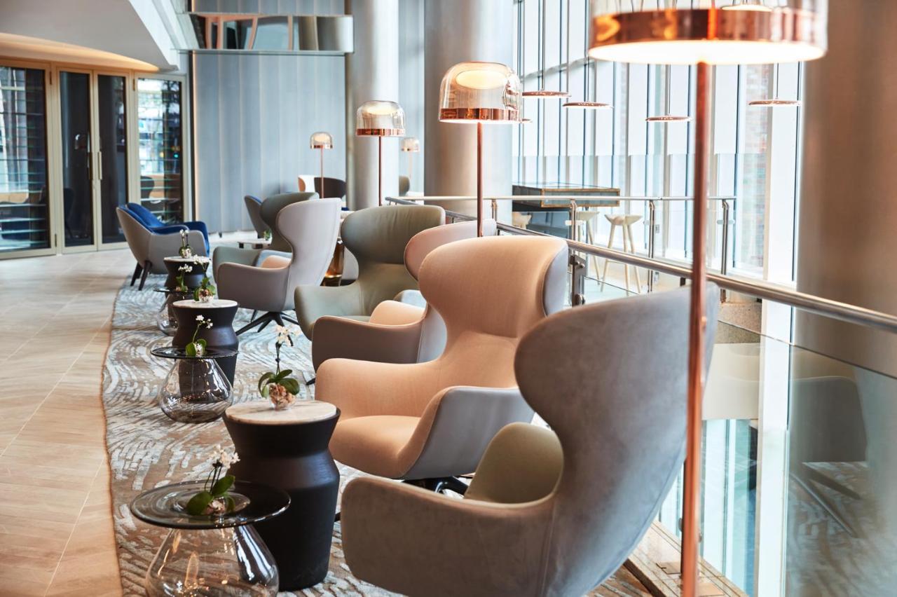 Steigenberger Hotel Hamburg Exterior photo The lounge at the airport