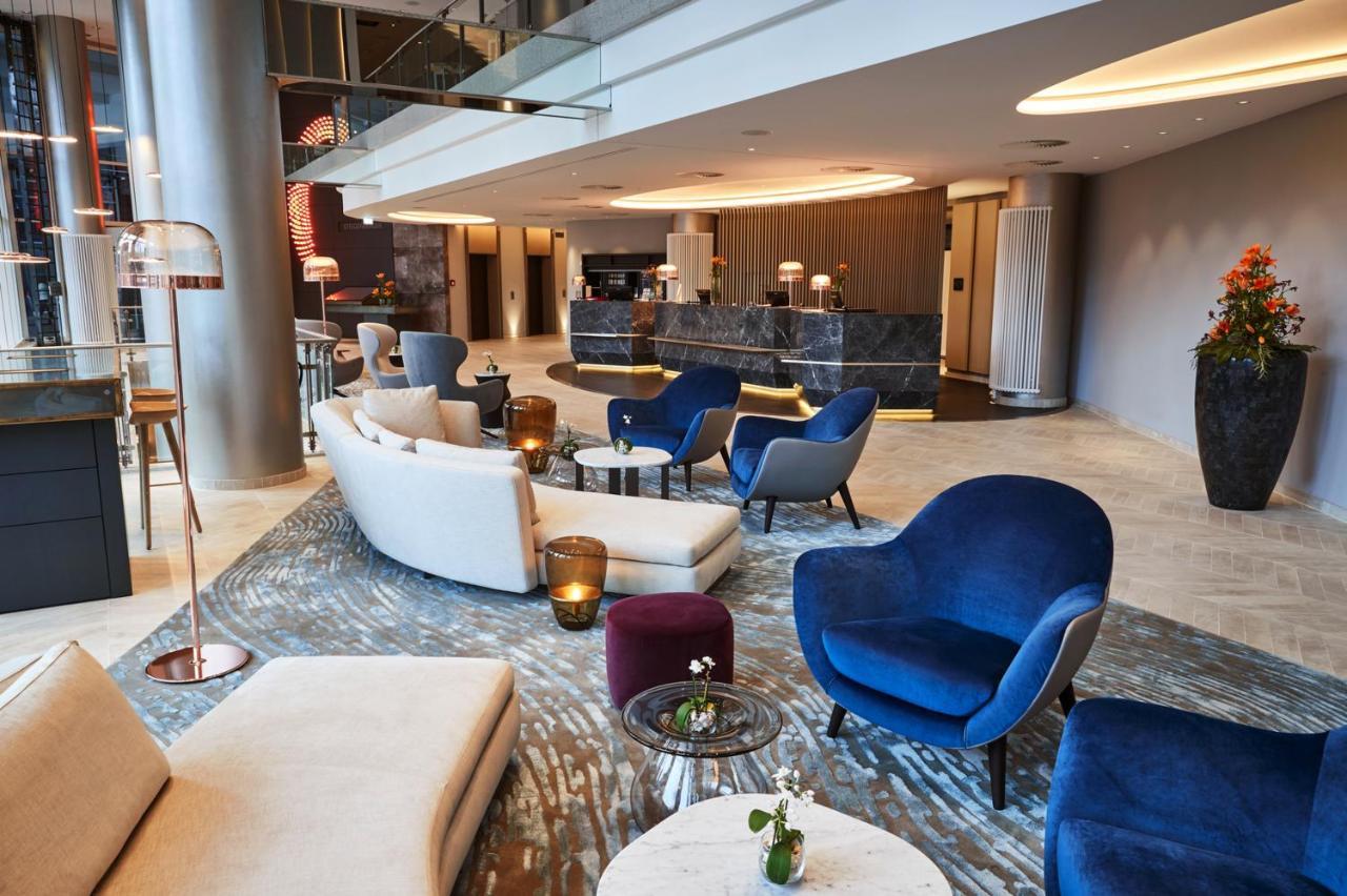 Steigenberger Hotel Hamburg Exterior photo The lobby of the hotel
